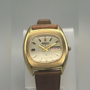Vintage Seiko Automatic Day-Date | Gold Cushion Case | 17 Jewels |